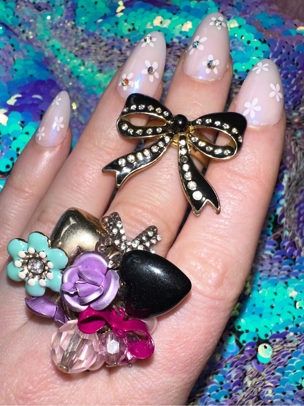 Betsey Johnson • Y2k Vintage Ribbon Rhinestone & Floral Charm Gold Tone Ring Duo